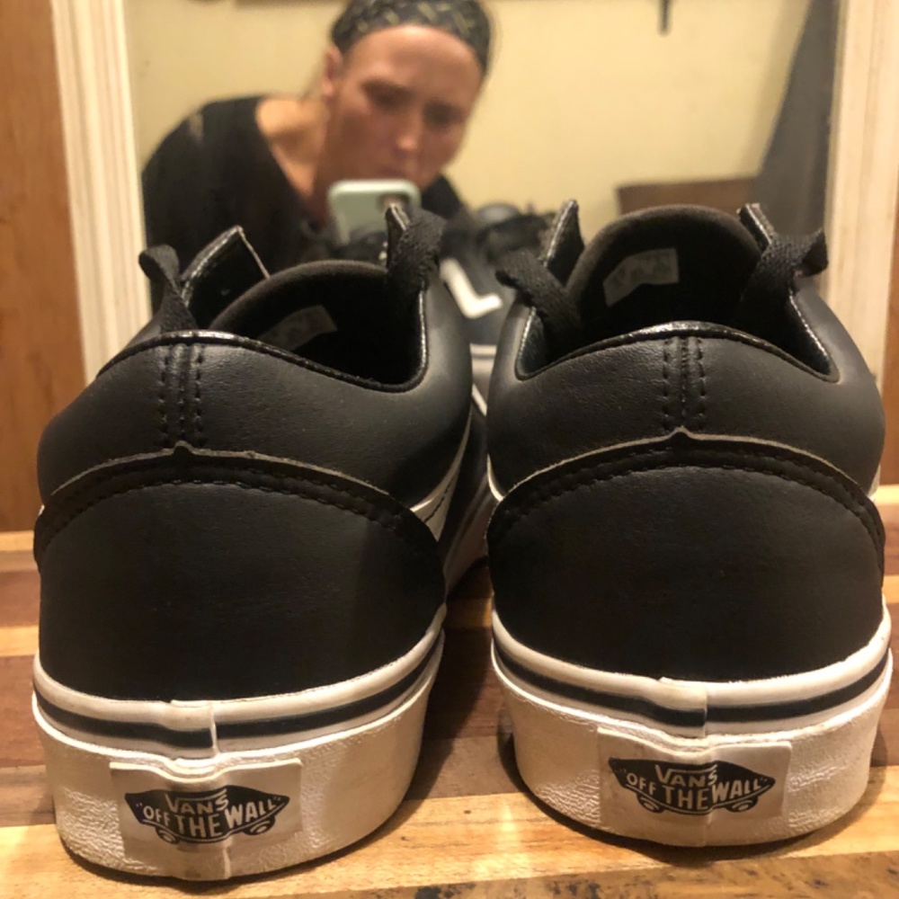 Vans - Picture 3 of 4